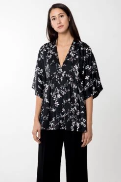 Andiata Naisten Pusero, Sawyer Musta Kuosi