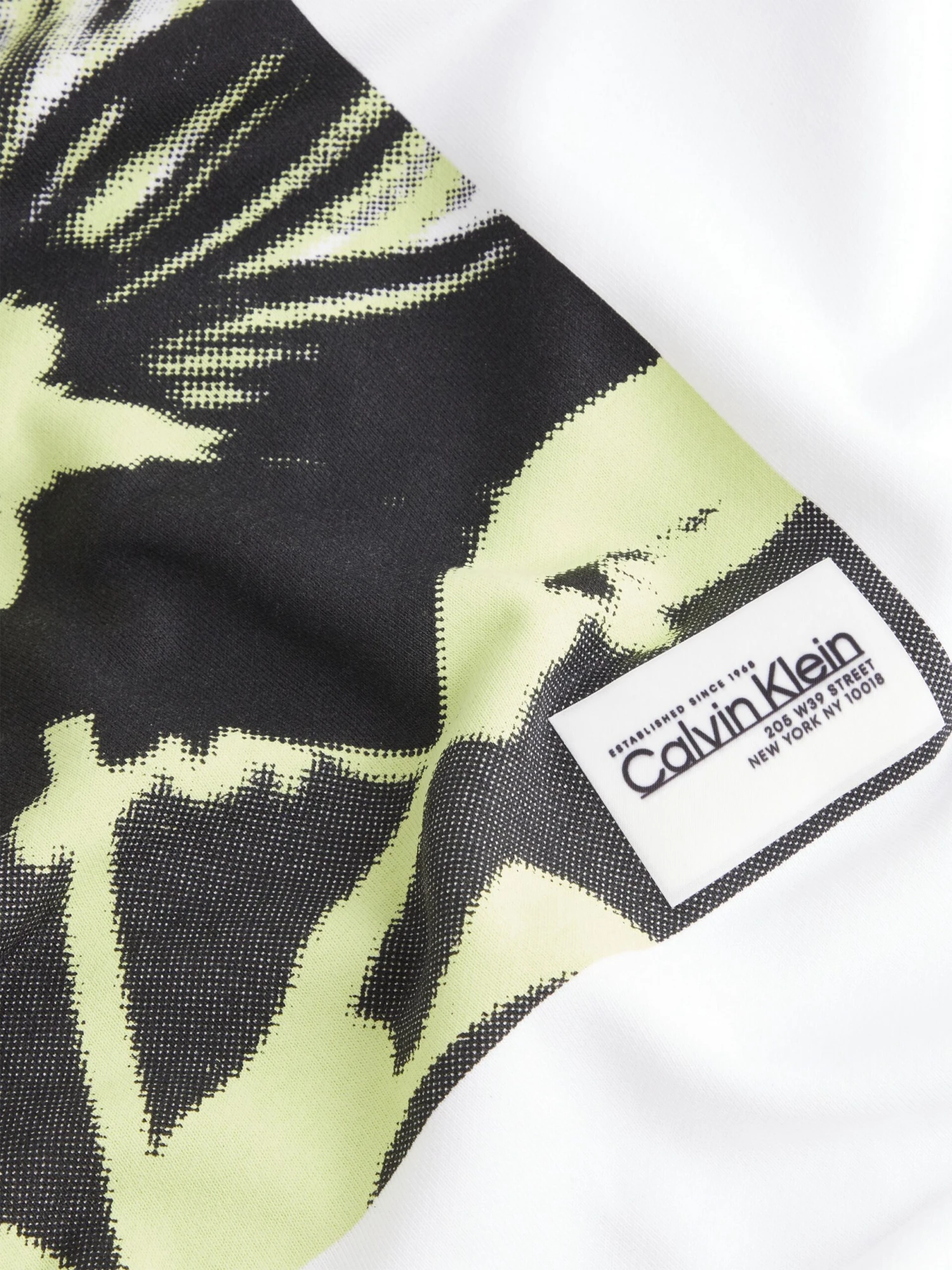 Calvin Klein Women College, FLOWER PRINT GRAPHIC SWEATSHIRT Valkoinen 7 Calvin Klein Women College, FLOWER PRINT GRAPHIC SWEATSHIRT Valkoinen - Image 5