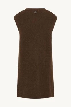 Claire Naisten Neuleliivi EMMELINE Tummanruskea 12 Claire Naisten Neuleliivi EMMELINE Tummanruskea -Kekäle claire naisten neuleliivi emmeline tummanruskea 5