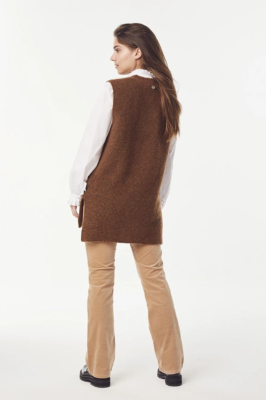 Claire Naisten Neuleliivi EMMELINE Tummanruskea 8 Claire Naisten Neuleliivi EMMELINE Tummanruskea - Image 6