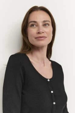 Culture Neuletakki, CUANNEMARIE KNIT CARDIGAN Musta -Kekäle culture neuletakki cuannemarie knit cardigan musta 3