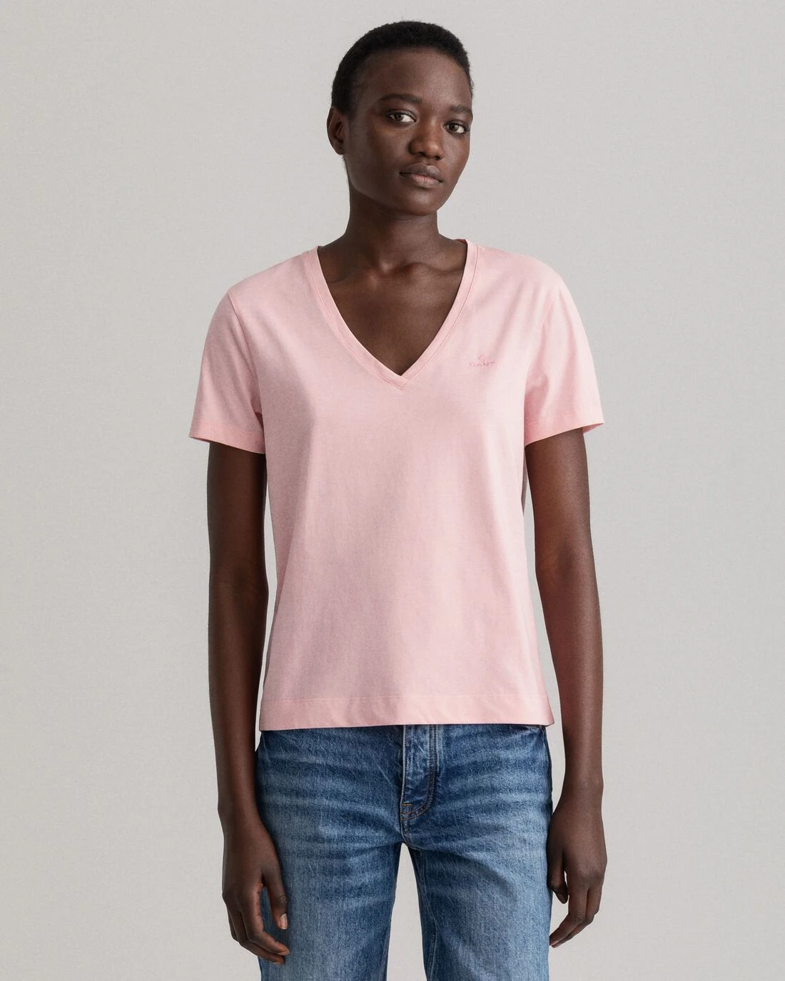 Gant Naisten T-paita ORIGINAL V-NECK SS T-SHIRT Pinkki 3 Gant Naisten T-paita ORIGINAL V-NECK SS T-SHIRT Pinkki