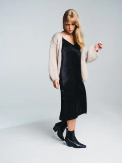 Halo Naisten Neule HUURRE HANDKNITTED WRAP KNIT Hiekka -Kekäle halo naisten neule huurre handknitted wrap knit hiekka 9