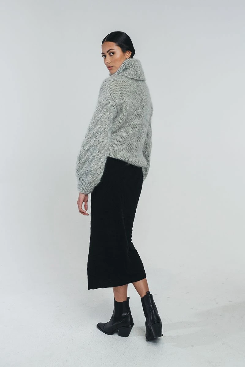 Halo Naisten Pooloneule KAARNA HANDKNITTED TURTLENECK Vaaleanharmaa 4 Halo Naisten Pooloneule KAARNA HANDKNITTED TURTLENECK Vaaleanharmaa - Image 2