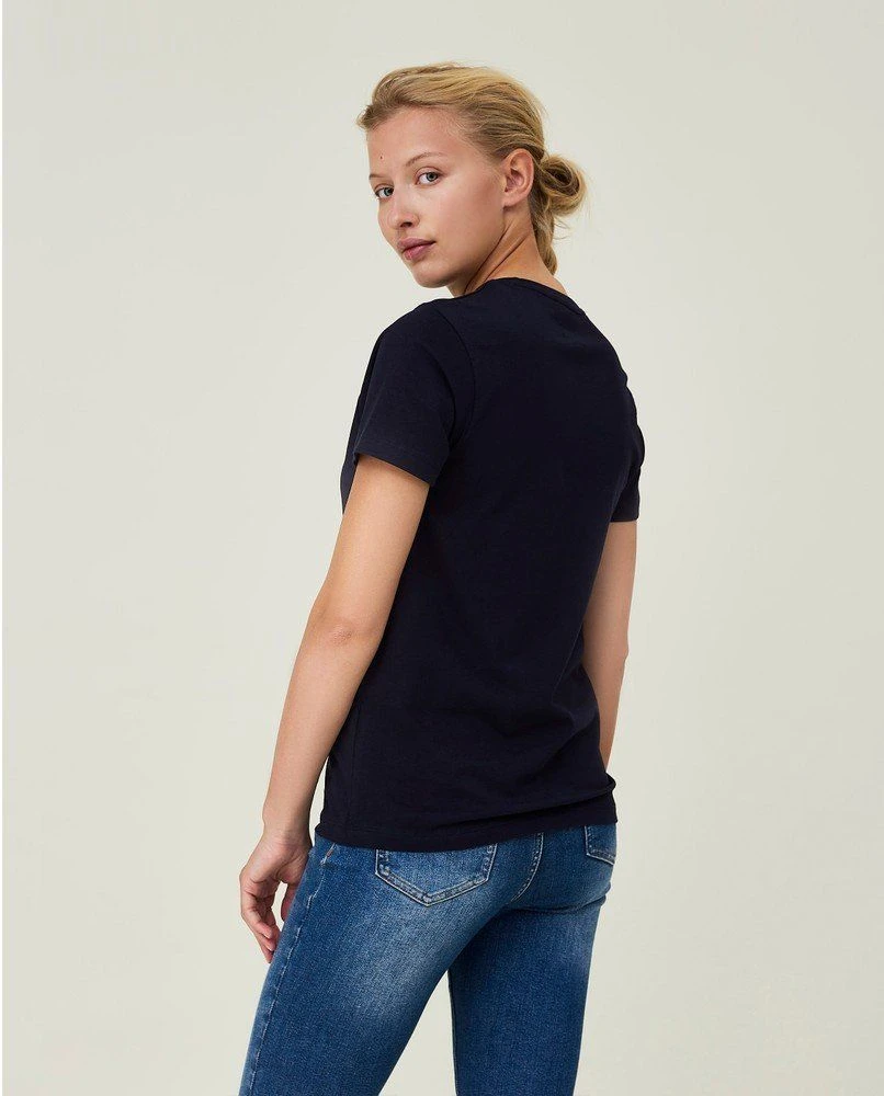 Lexington Naisten T-paita VANESSA ORGANIC COTTON TEE Tummansininen 4 Lexington Naisten T-paita VANESSA ORGANIC COTTON TEE Tummansininen - Image 2