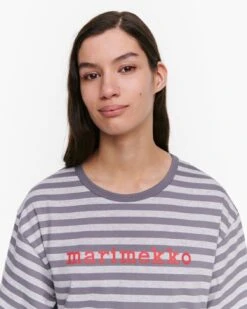 Marimekko Naisten Pyjamapaita HIIRENKORVA TASARAITA LIGHT Harmaa Kuosi -Kekäle marimekko naisten pyjamapaita hiirenkorva tasaraita light harmaa kuosi 4