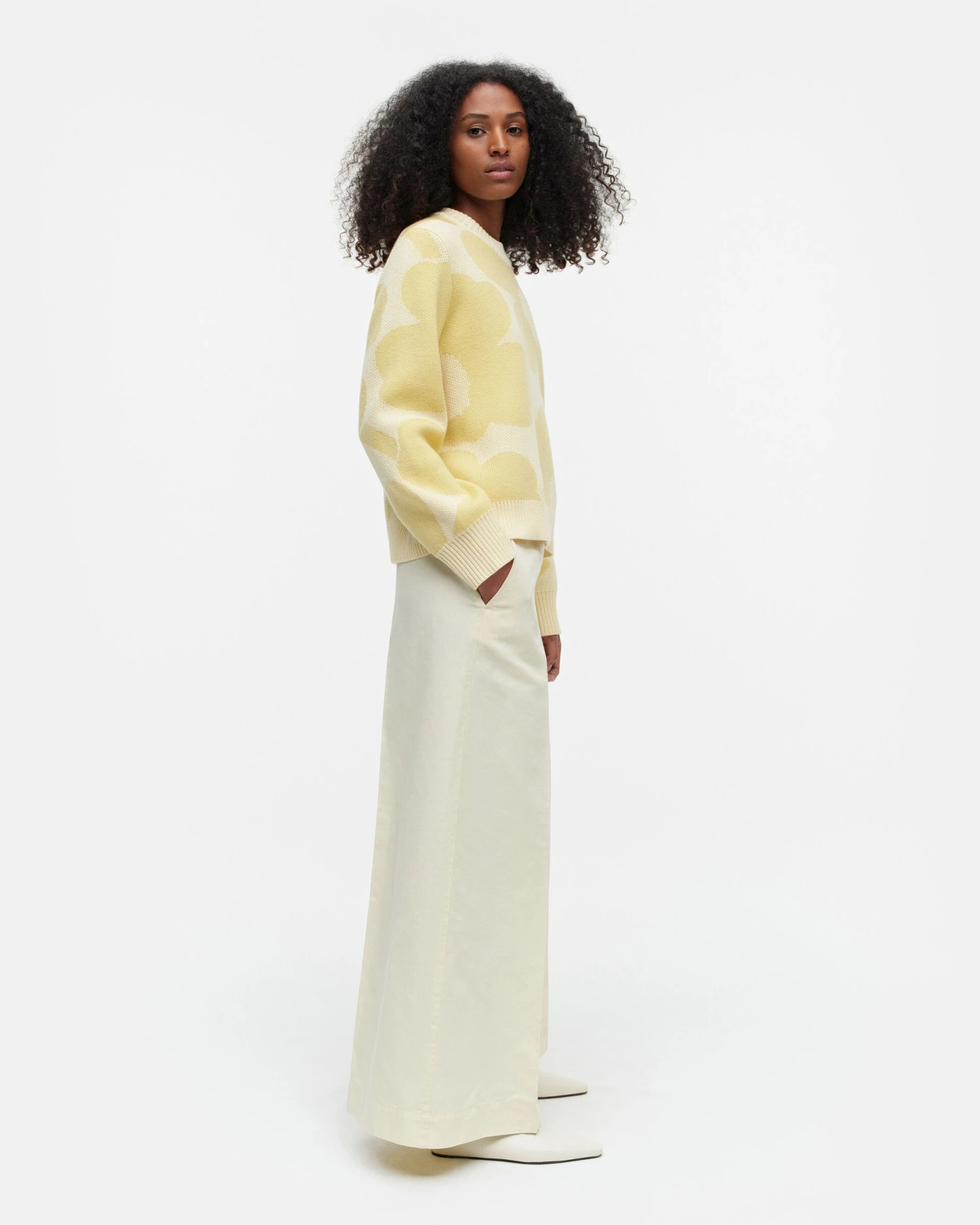 Marimekko Villaneulepusero, UNIKKO Keltainen Kuosi 4 Marimekko Villaneulepusero, UNIKKO Keltainen Kuosi - Image 2