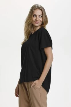 Culture Naisten T-paita ARTA T-SHIRT Musta