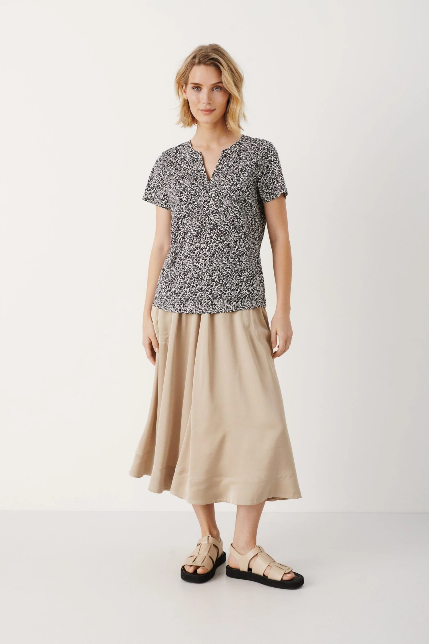 Part Two Naisten T-paita GESINA T-SHIRT Mustavalkoinen 4 Part Two Naisten T-paita GESINA T-SHIRT Mustavalkoinen - Image 2