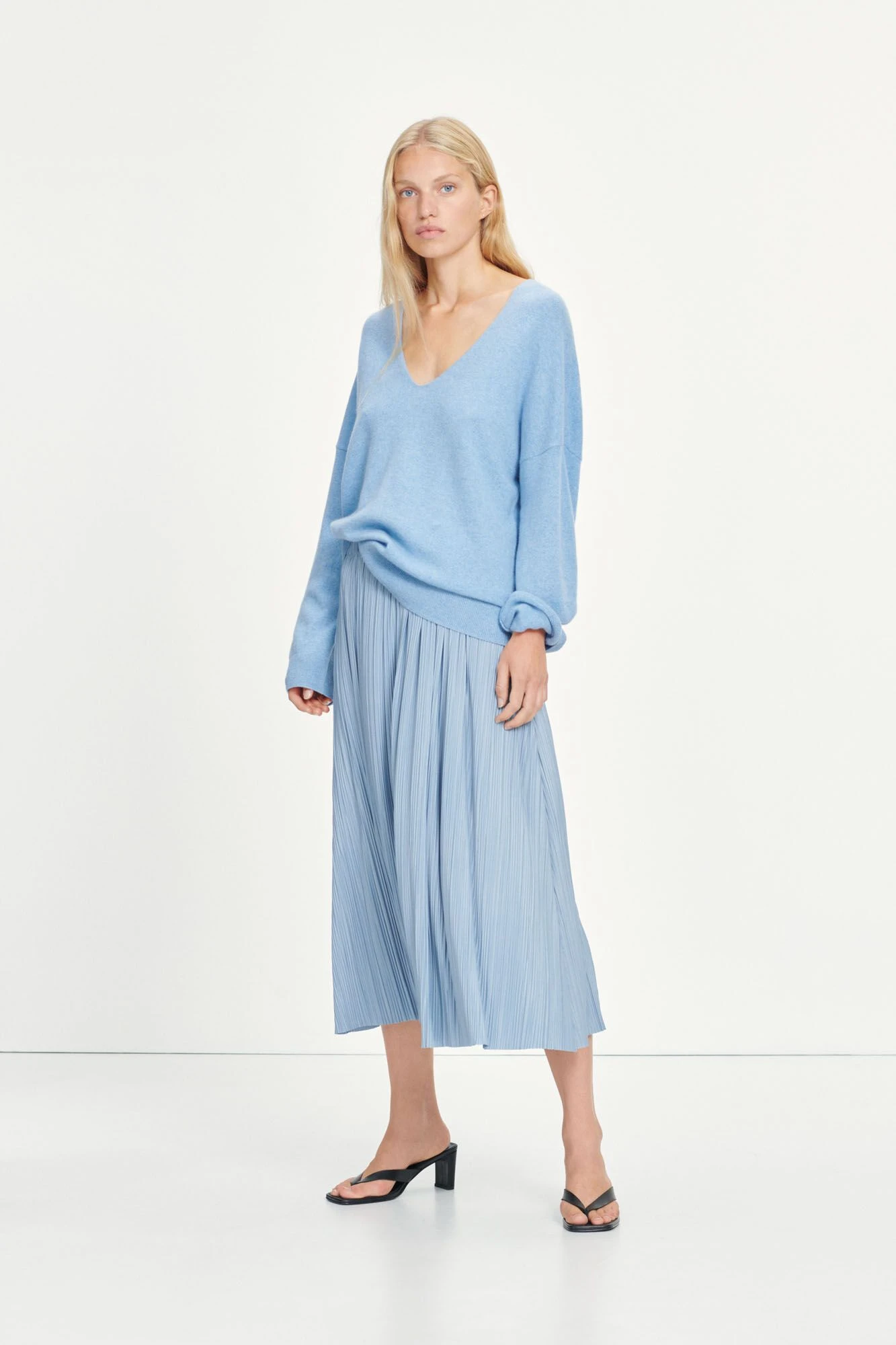 Samsoe And Samsoe, Naisten Neule, Nola V-n 6304 Vaaleansininen 4 Samsoe And Samsoe, Naisten Neule, Nola V-n 6304 Vaaleansininen - Image 2