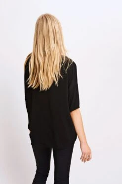 Samsoe & Samsoe Naisten Pusero, Mains Tee Musta -Kekäle samsoe and samsoe naisten pusero mains tee musta 3