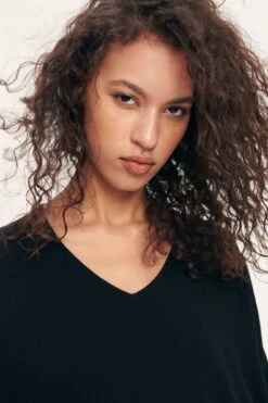 Samsoe And Samsoe Naisten Pusero, Mains V-neck SS 5687 Musta -Kekäle samsoe and samsoe naisten pusero mains v neck ss 5687 musta 3