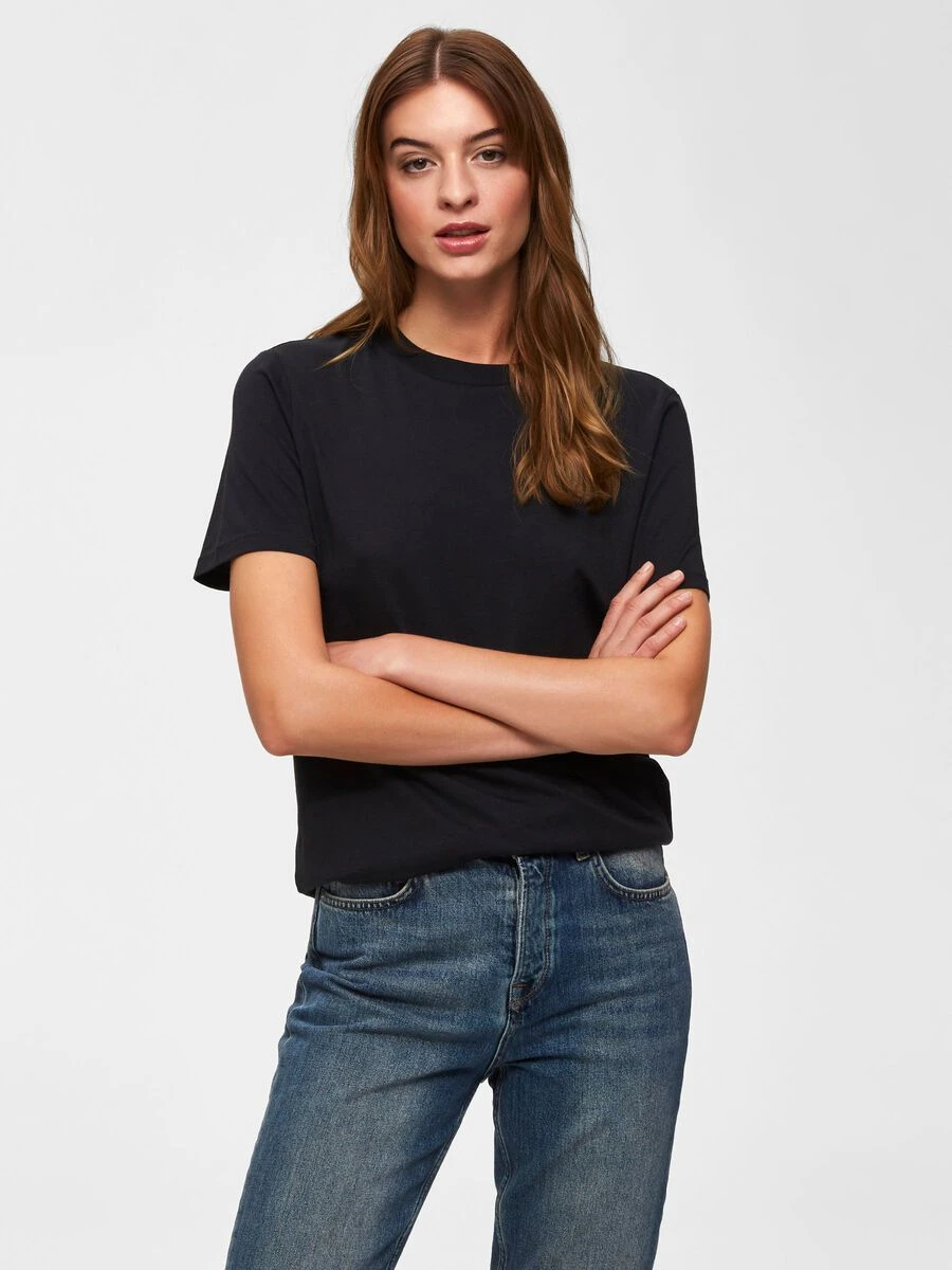 Selected Femme Naisten T-paita SLFMY PERFECT SS TEE BOX CUT B Musta 3 Selected Femme Naisten T-paita SLFMY PERFECT SS TEE BOX CUT B Musta