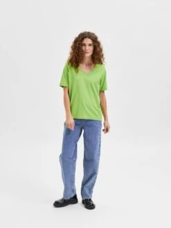 Selected Femme Naisten T-paita SLFSTANDARD SS V-NECK TEE Ruohonvihreä -Kekäle selected femme naisten t paita slfstandard ss v neck tee ruohonvihrea 5