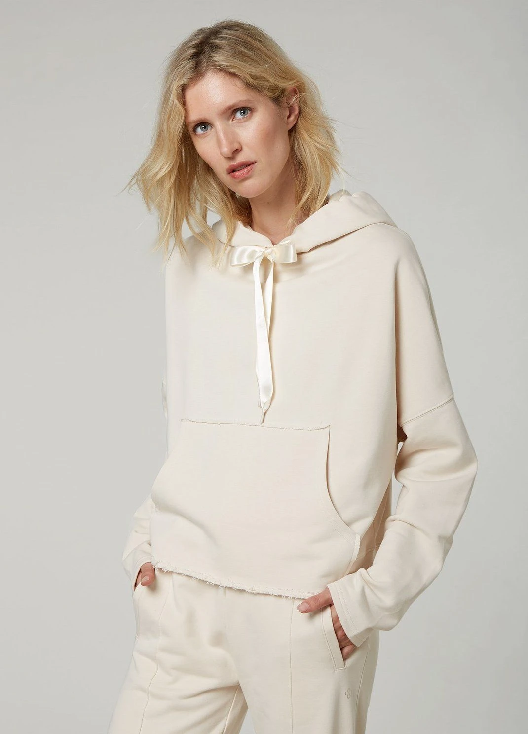 Summum Naisten Huppari Luonnonvalkoinen 4 Summum Naisten Huppari Luonnonvalkoinen - Image 2