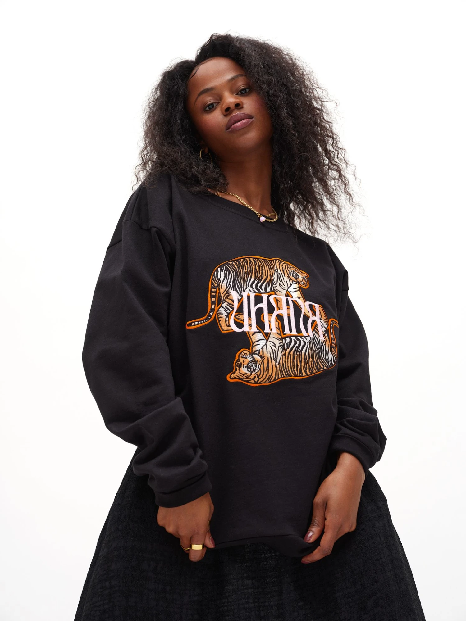 Uhana Collegepaita, TIGER SWEATSHIRT Musta 3 Uhana Collegepaita, TIGER SWEATSHIRT Musta